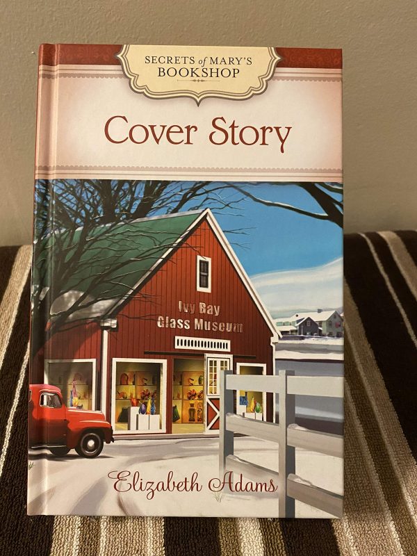 Cover Story (Secrets of Mary's Bookshop) [Hardcover]