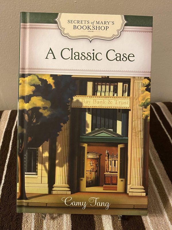 A Classic Case (Secrets of Mary's Bookshop) [Hardcover]