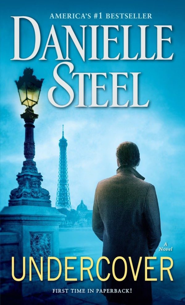 Undercover: A Novel [Mass Market Paperback] Steel, Danielle