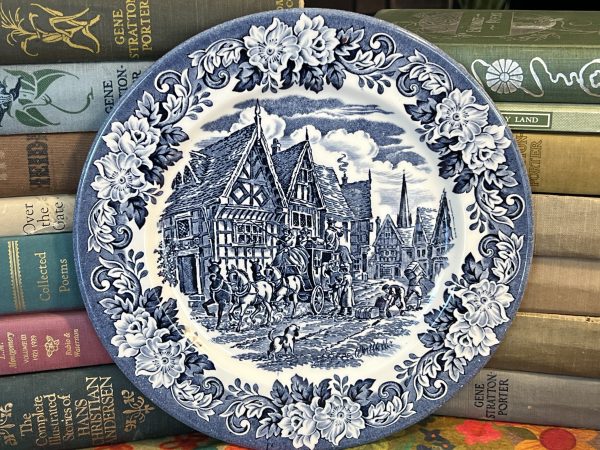 Blue Dinner Plate with Stagecoach with Family Travelling ~ Printed on Straffordshire Ironstone. Made in England.(R717)