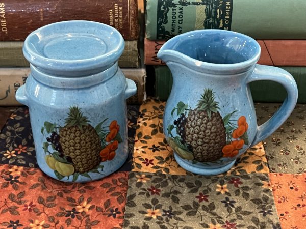 Hyalyn Pottery 1950's (slight chip) Creamer & Sugar (S2013)