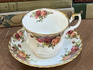 Royal Albert "Old Country Roses" Bone China England Teacup and Saucer