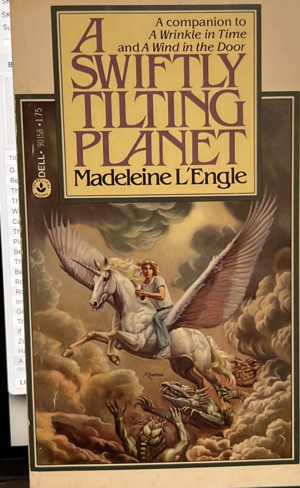 A Swiftly Tilting Planet: (National Book Award Winner) (A Wrinkle in Time Quintet, 4) [Mass Market Paperback] L'Engle, Madeleine