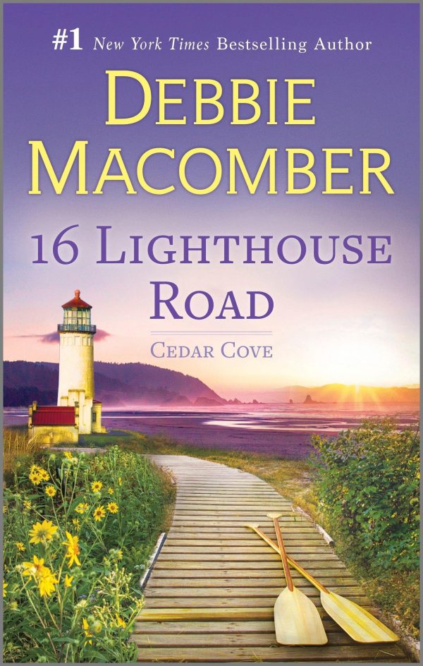 16 Lighthouse Road: A Novel (Cedar Cove, 1) [Mass Market Paperback] Macomber, Debbie