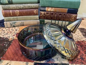 Beautiful Blue Depression Glass Candy Dish with Pointed Lid (S731)
