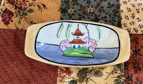Beautifully hand-painted in Japan butter dish (S742)
