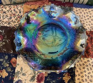 Beautiful Irredescent Scalloped Plate (S745)