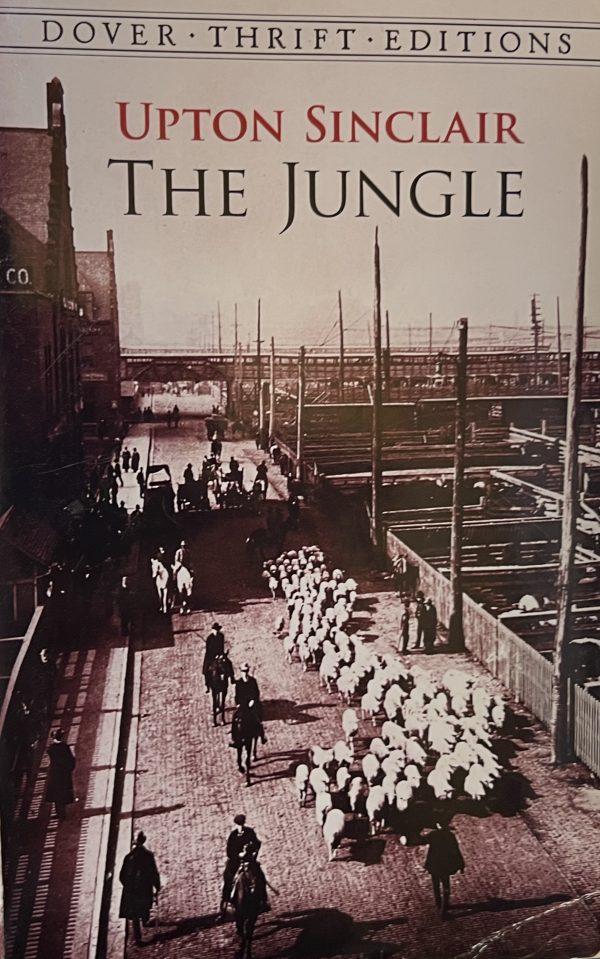 The Jungle (Dover Thrift Editions: Classic Novels) [Paperback] Upton Sinclair