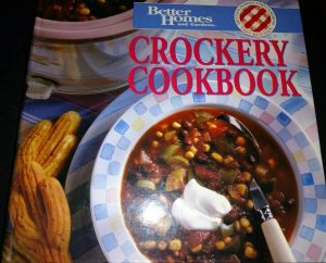 Better Homes and Gardens Crockery Cookbook (Better Homes & Gardens) Mannes, Lisa L.