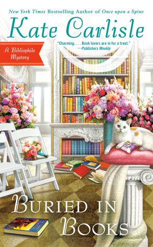 Buried in Books (Bibliophile Mystery) [Mass Market Paperback] Carlisle, Kate