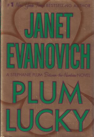 Plum Lucky (Stephanie Plum Between the Numbers) [Hardcover] Evanovich, Janet