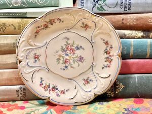 Gorgeous Floral Dinner  Plate with Swirls (S857)  ~ 50% off with vintage coupon