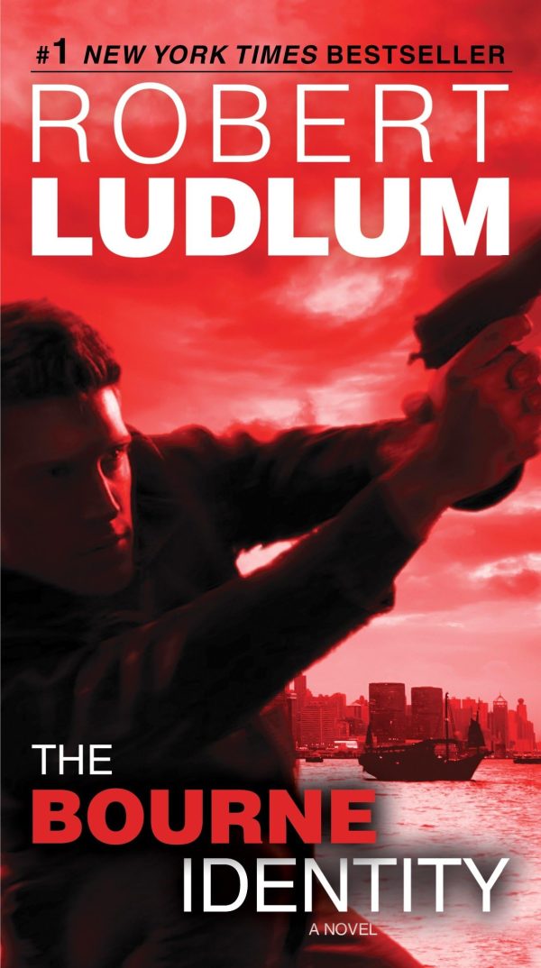 The Bourne Identity: A Novel (Jason Bourne) [Mass Market Paperback] Ludlum, Robert