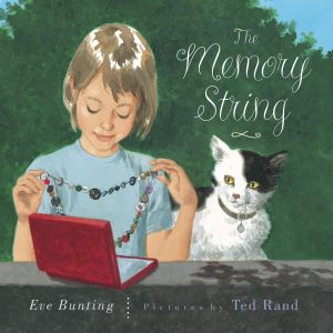 The Memory String: A Heartwarming Story of Family Memories and New Beginnings [Paperback] Bunting, Eve and Rand, Ted