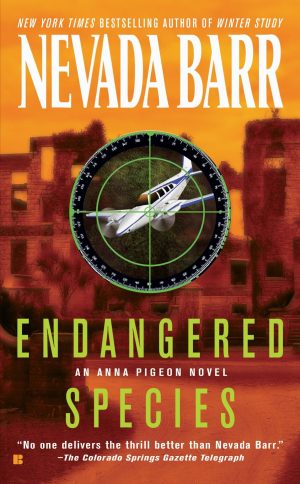 Endangered Species (Anna Pigeon) [Mass Market Paperback] Barr, Nevada