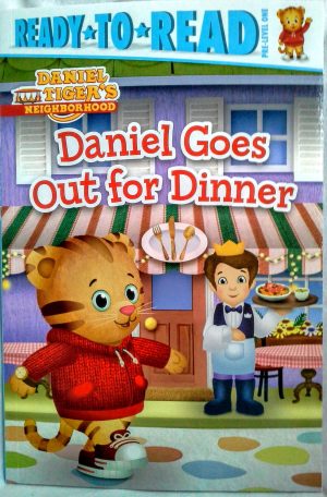 Daniel Goes Out for Dinner Pre-Level One Paperback Book