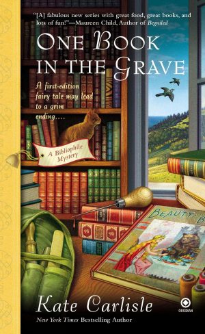 One Book in the Grave: A Bibliophile Mystery [Mass Market Paperback] Carlisle, Kate