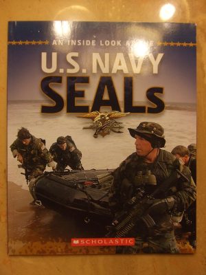 An Inside Look At the U.S. Navy Seals [Paperback] Joe Funk