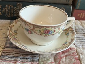 Beautiful Floral Teacup with Saucer ~ 50% off with vintage coupon (S925)