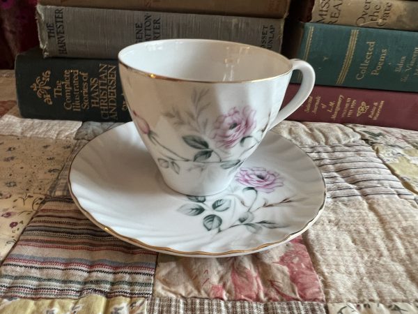 Sweet Floral Teacup with Saucer - Light Pink Flower ~ 50% off with vintage coupon (S935)