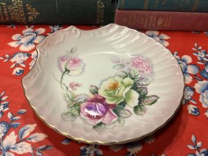 Beautiful Vintage Rose Scalloped Shell Dessert Plate ~ 50% off with vintage coupon (S921)