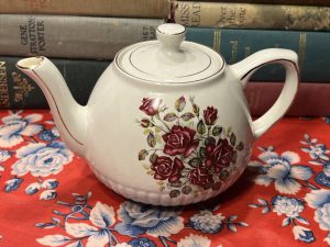 Miniature Elegeant Rose Teapot ~ 50% off with vintage coupon (S916)
