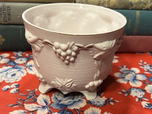 Light Pink Roses Planter ~ 50% off with vintage coupon (S896)