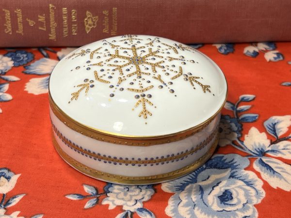 Vintage Golden Rimmed Trinket Dish (Base and Lid) ~ 50% off with vintage coupon (S919)
