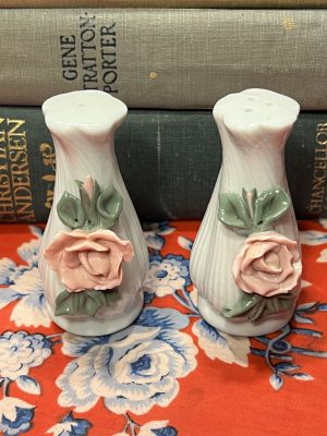 Vintage Rose Salt & Pepper Shakers ~ 50% off with vintage coupon (S918)