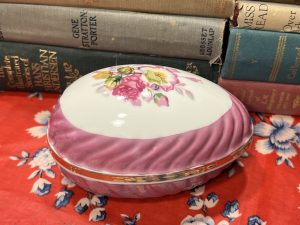 Large Floral Pink Vintage Egg (Base with Floral Lid) ~ 50% off with vintage coupon (S891)