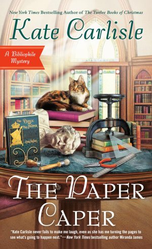 The Paper Caper (Bibliophile Mystery) [Mass Market Paperback] Carlisle, Kate