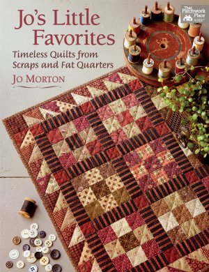 Jo's Little Favorites: Timeless Quilts from Scraps and Fat Quarters [Paperback] Morton, Jo